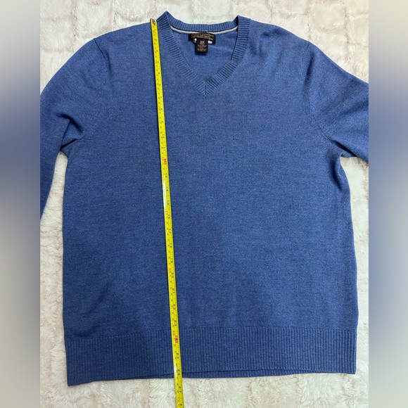 Banana Republic Men’s Daybreak Blue Extra Fine Merino V-Neck Sweater Size M - Picture 8 of 8